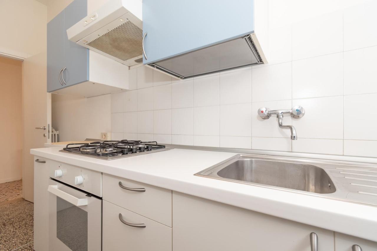 Appartamento Ospedale Civile 3 - F&L Apartment เบรเชีย ภายนอก รูปภาพ