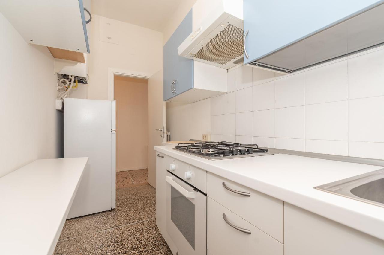 Appartamento Ospedale Civile 3 - F&L Apartment เบรเชีย ภายนอก รูปภาพ