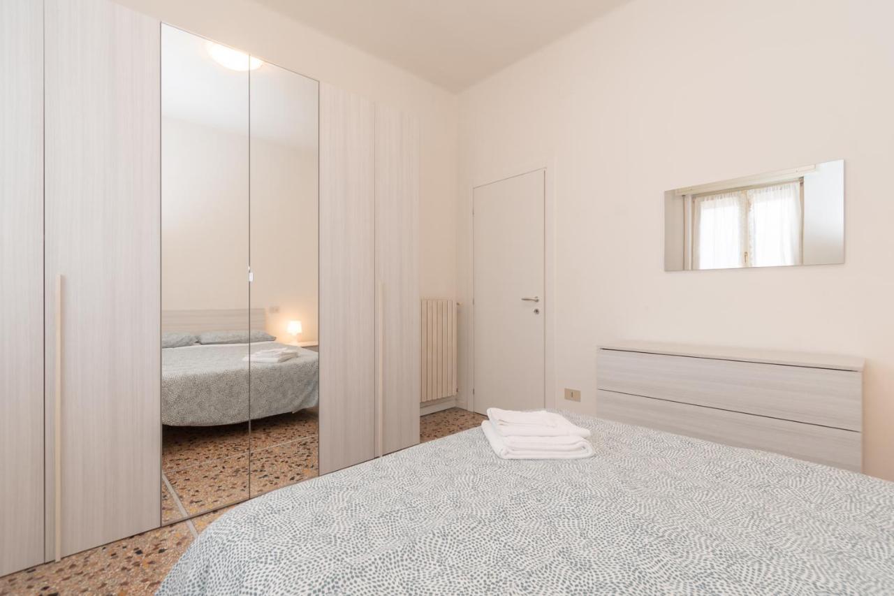 Appartamento Ospedale Civile 3 - F&L Apartment เบรเชีย ภายนอก รูปภาพ